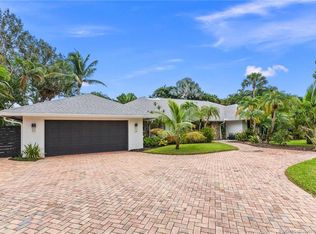 24 N River Rd, Sewalls Pt, FL 34996
