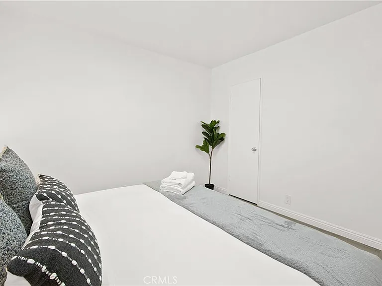 837 S Sierra Vista Ave #G — Photo 13