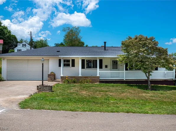 101 Green Dr, Coshocton, OH 43812