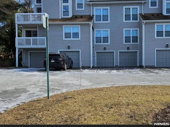 7 Regency Cir #34, Englewood, NJ 07631