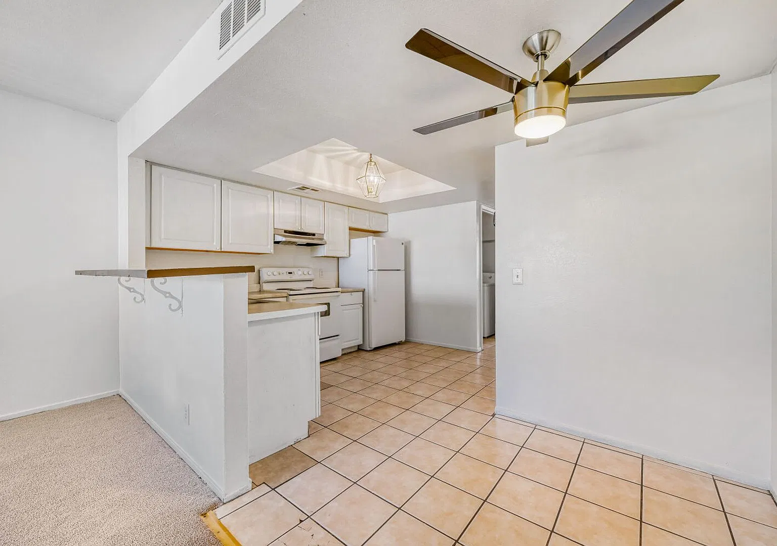 Charming 2-Bedroom Home with Walk-In Closet & Laundry — Photo 3