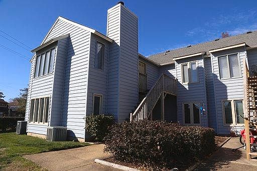 1st image of 636 Pinewood Dr #636