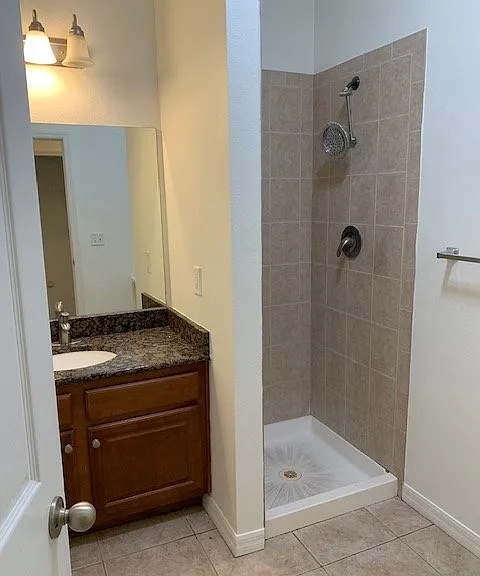 4247 Tyler Cir N — Photo 7