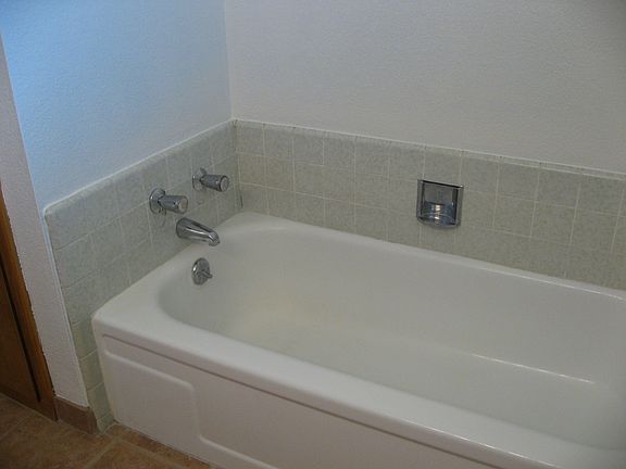 5th image of 707 Sonora Ave