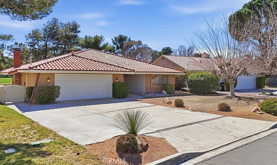 1st image of 14827 Blue Grass Dr