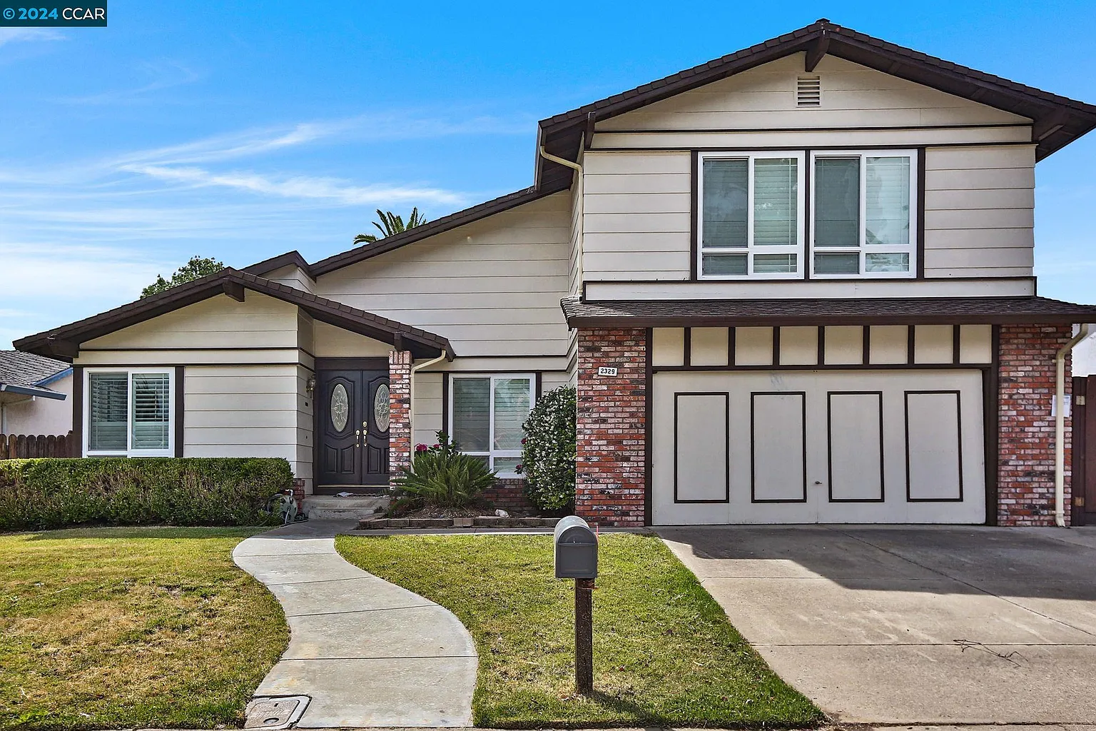 2329 Cordoba Way photo 1