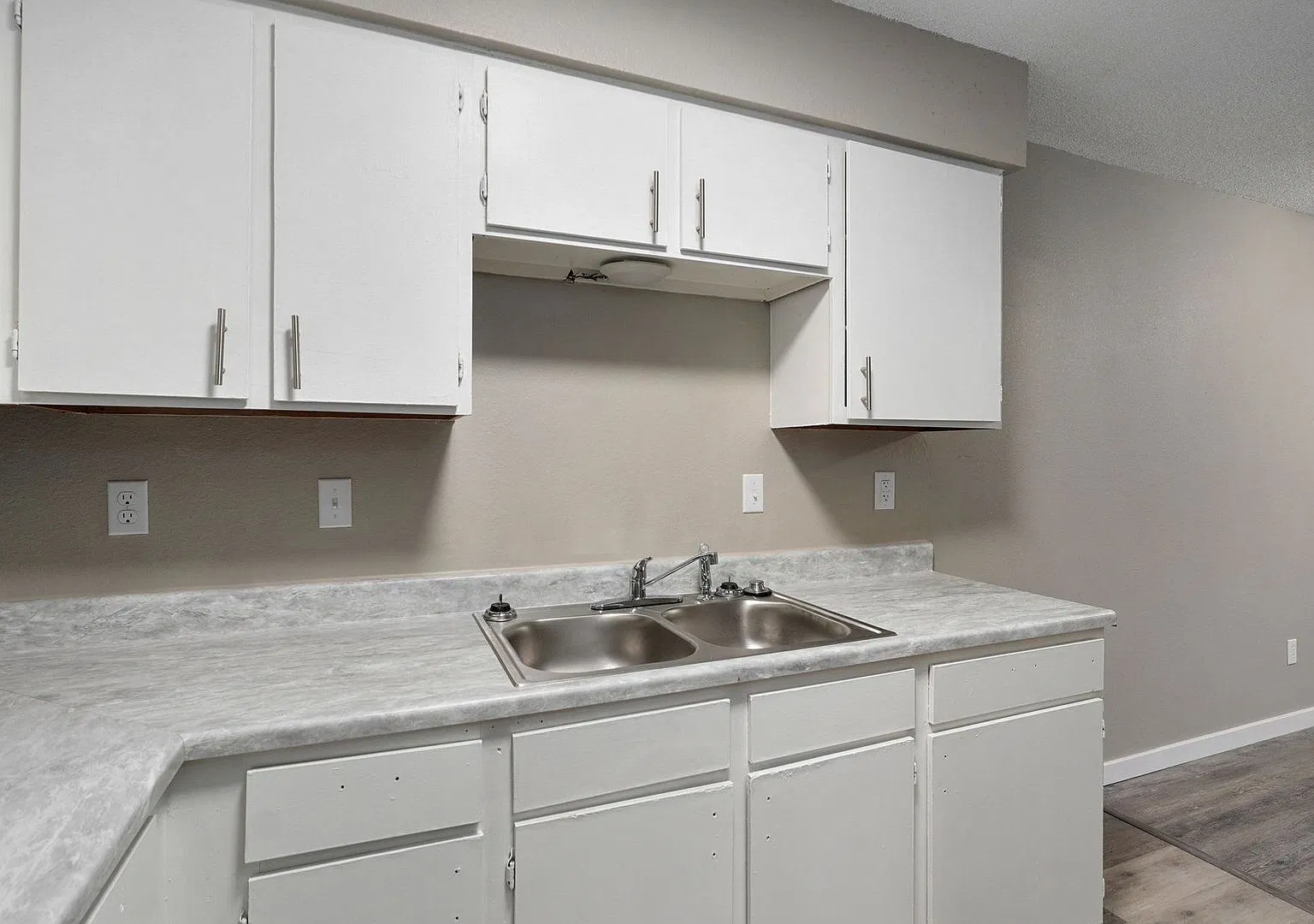 2 Bedroom 1 Bathroom Apartment For rent — Photo 4