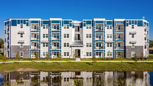 Venice Isles Luxury Apartments Photo 1