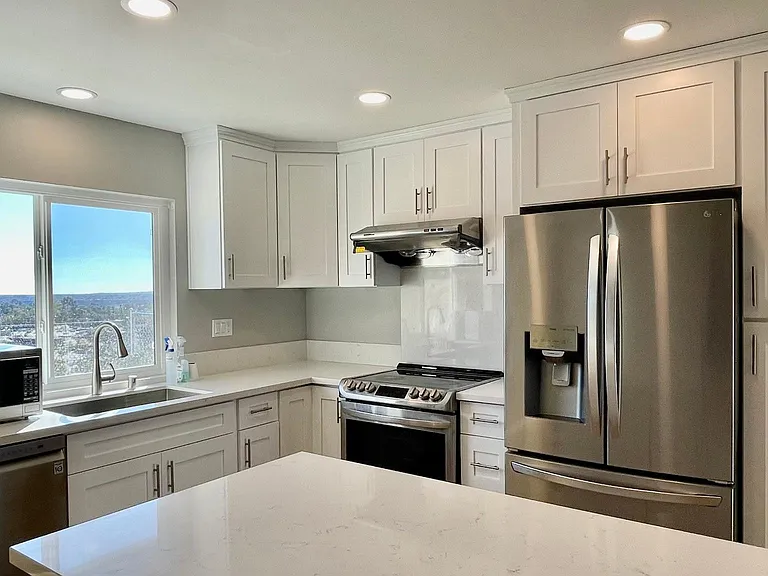 13556 Samantha Ave — Photo 11