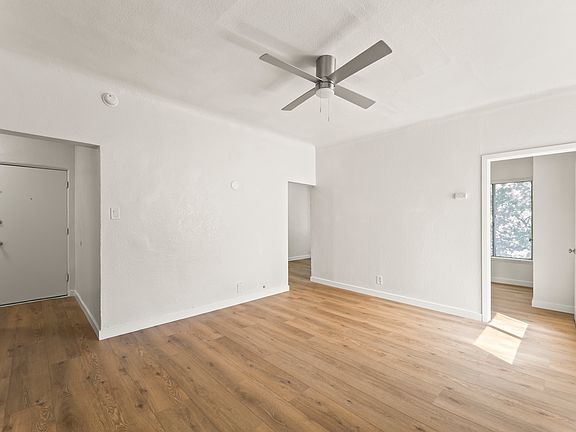 3rd image of 5391 Huntington Dr N APT 102