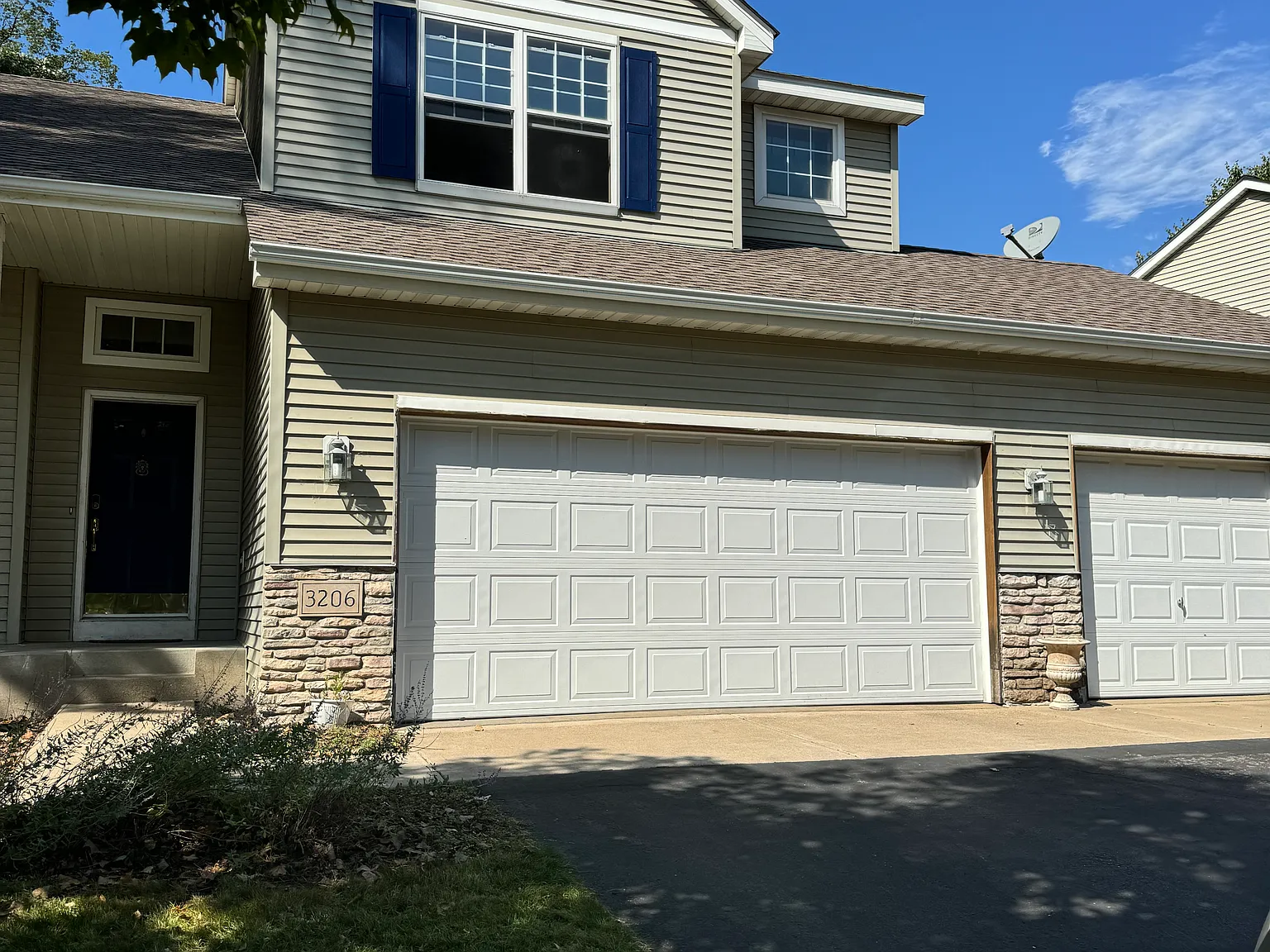 4 bed, 2600 sqft, $2,900 — Photo 3