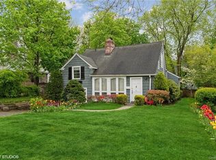 24 Vanderbilt Rd, Scarsdale, NY 10583