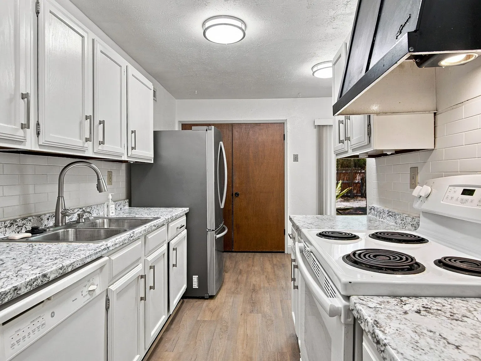 3 bed, 1674 sqft, $2,000 — Photo 4