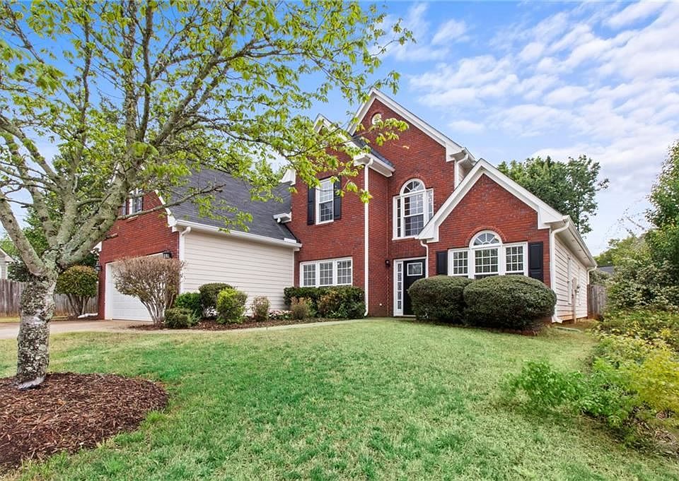 1st image of 207 Dumbarton Ct