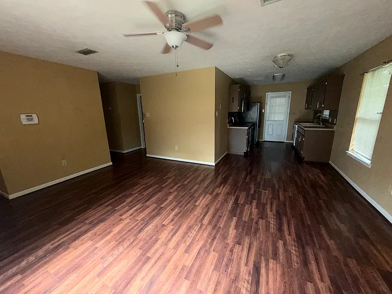 2540 Sapphire Dr — Photo 3