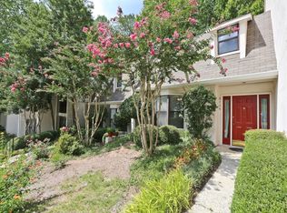 2105 Huntingdon Trl, Sandy Springs, GA 30350