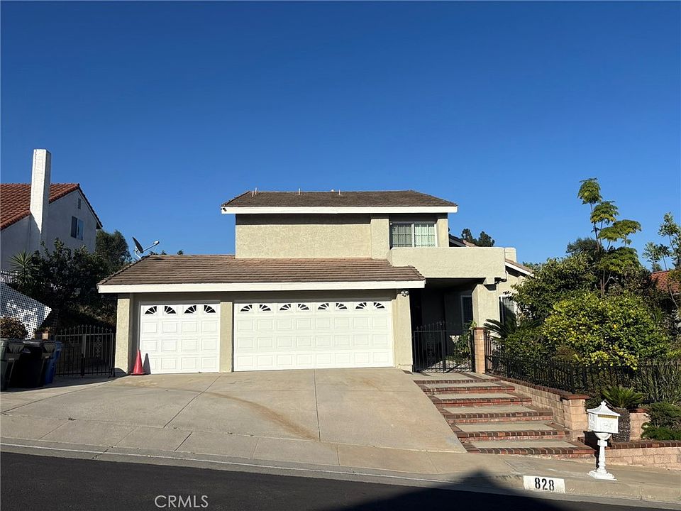 1st image of 828 Adelita St