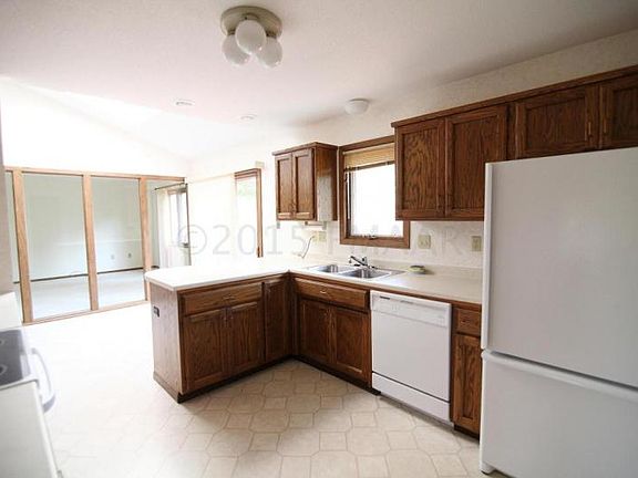 2nd image of 102 38th Avenue Cir S