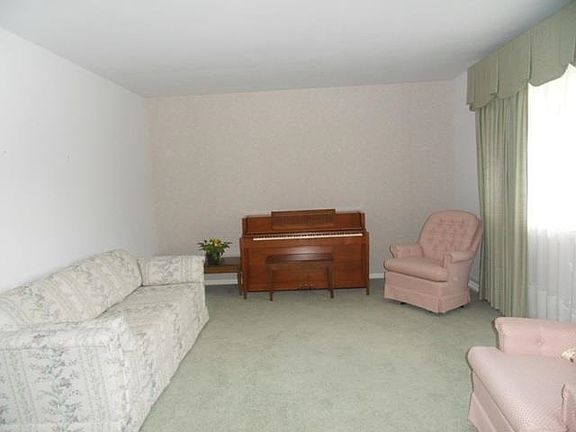 3rd image of 7692 E Vermont Dr