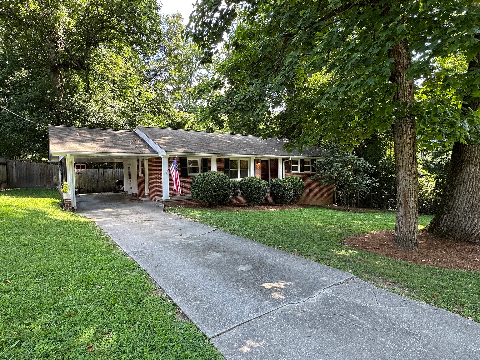 3 bed, 1144 sqft, $2,750 — Photo 2