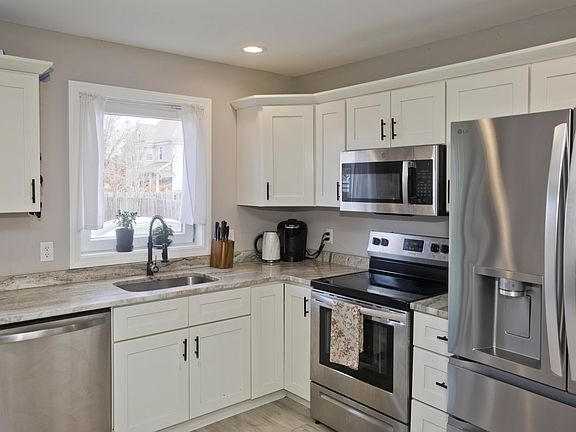 5th image of 32 Clark St #34
