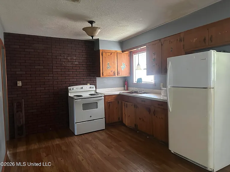 3655 Horton St — Photo 7