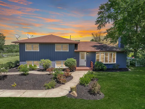 43411 N Lake Ave, Antioch, IL 60002