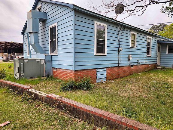 4th image of 304 S Parkway Dr