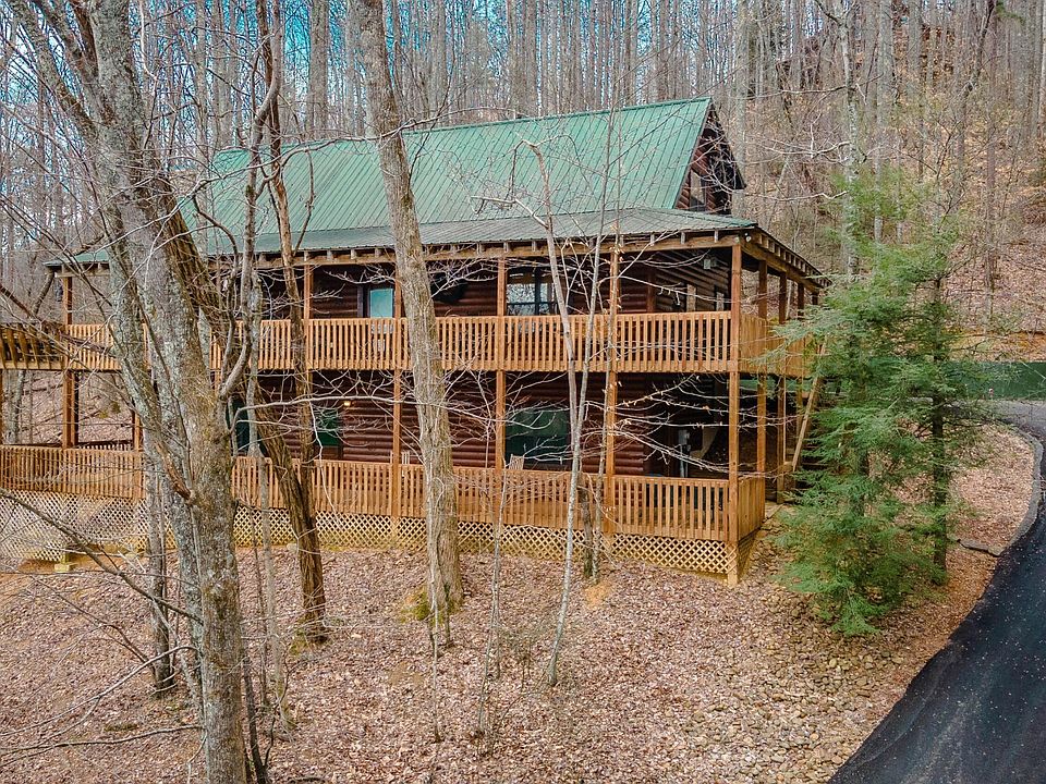 1st image of 3050 Headrick Dr