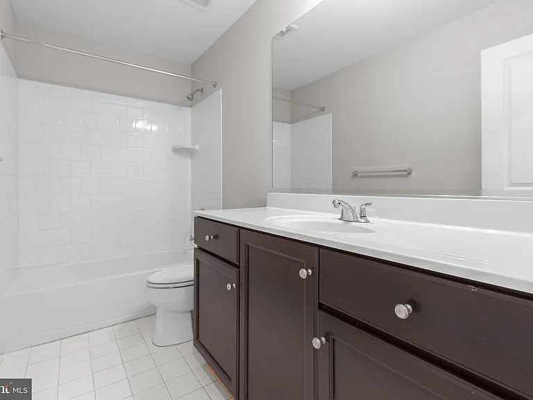 930 Forsythia Ln — Photo 33