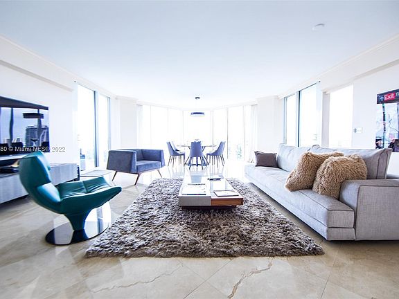 3rd image of 19333 Collins Ave
