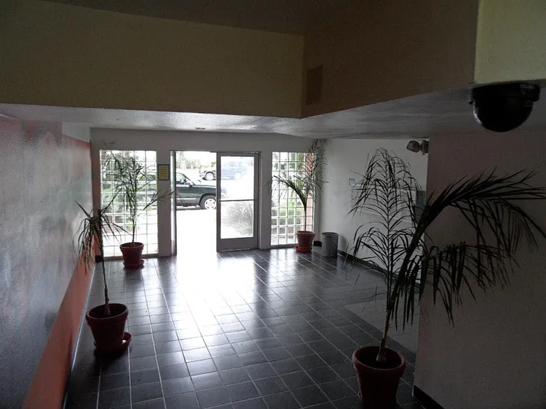 5320 Whitsett Ave #10 — Photo 32