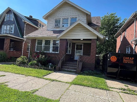 2nd image of 1152 W 6th St