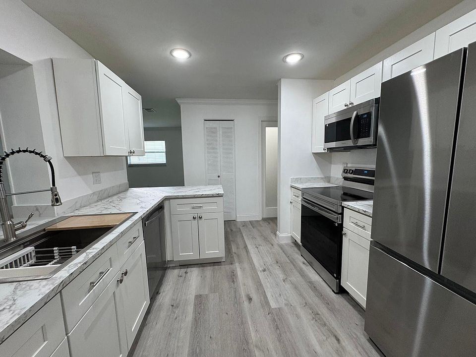 1st image of 1331 W Campanelli Drive