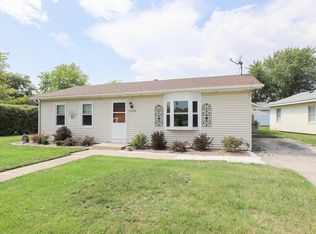 12340 Timber Ridge Dr, Pleasant Prairie, WI 53158