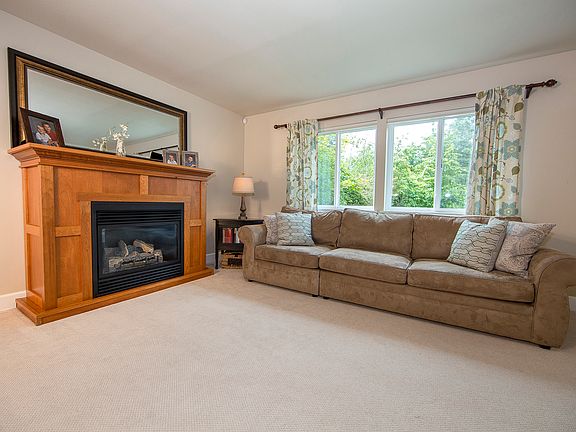 3rd image of 7007 Autumn Ave SE