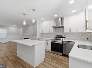 60 Buckingham Dr, Lakewood, NJ 08701