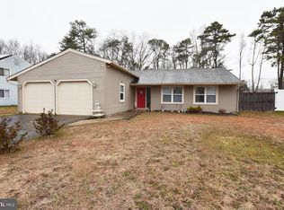 42 Eastmont Ln, Sicklerville, NJ 08081