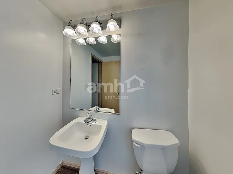 400 Galvin Pkwy — Photo 10