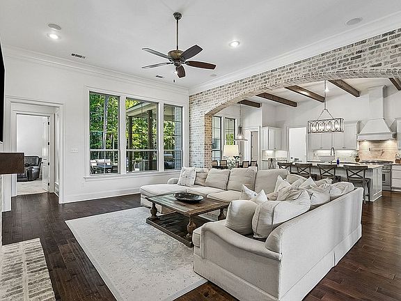 5th image of 241 Grande Maison Blvd