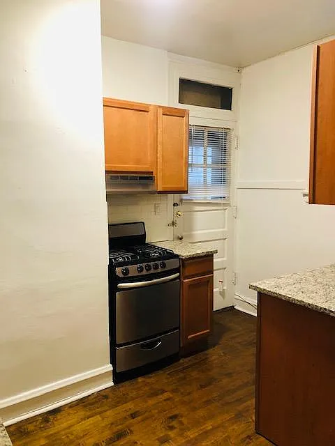 Kitchen Stainless Steel & Granite tops