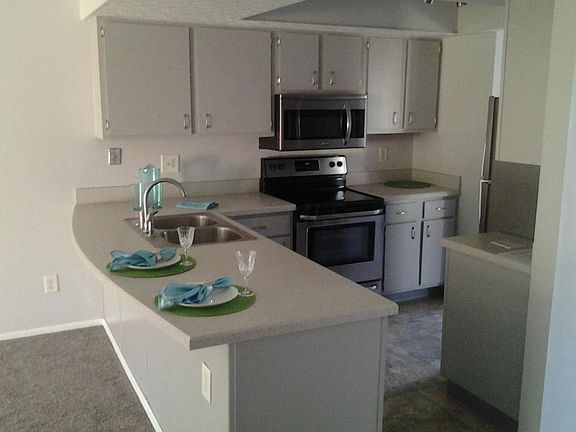 5th image of 2633 Summer Dr