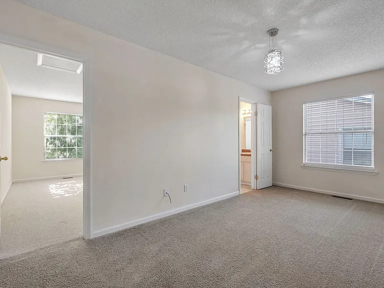 3056 Royal Palm Way — Photo 19