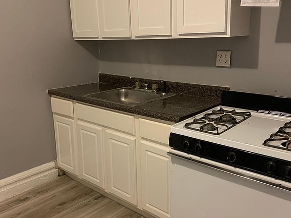2nd image of 83 2nd Ave APT 106