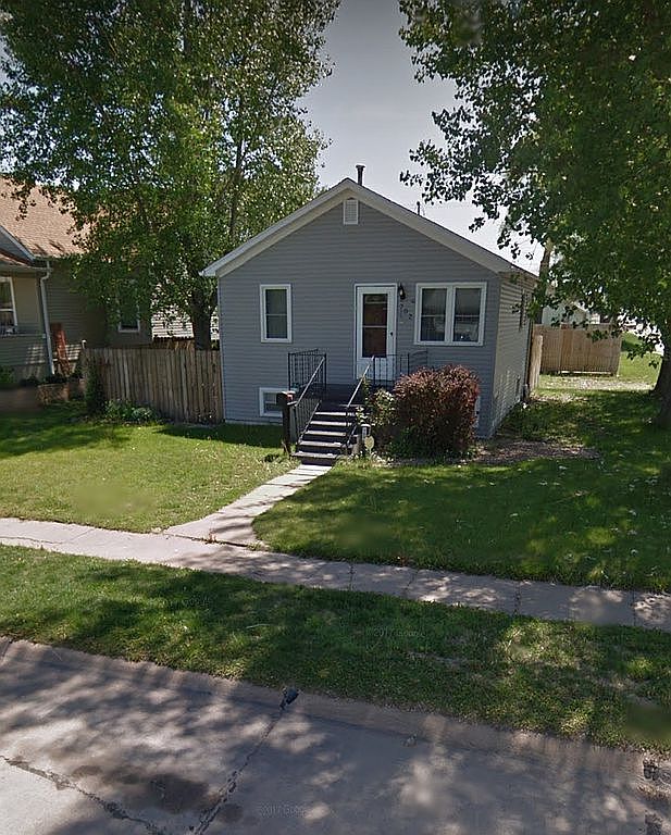 702 E 9th St, North Platte, NE 69101 Zillow