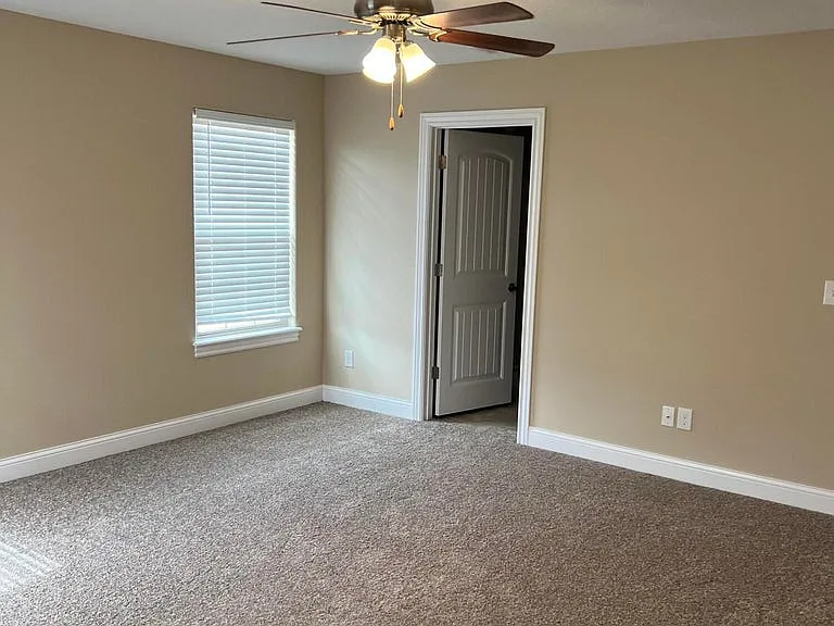 2406 S Jackson Ave — Photo 10