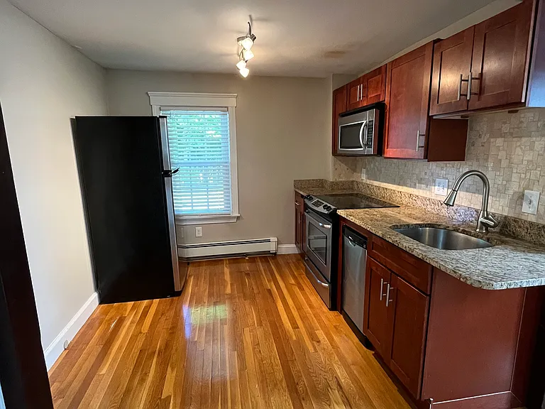 23 Hyde St #4 — Photo 1