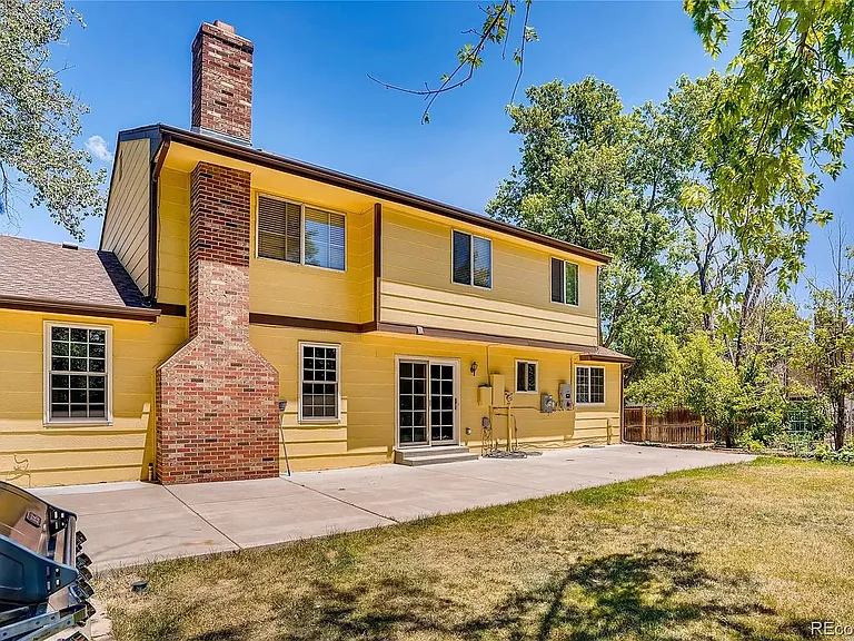 2247 S Eagle St — Photo 2