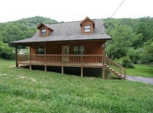 3250 Lost Branch Rd, Pigeon Forge, TN 37862