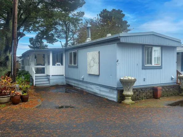 955 NE Mill St #C-7, Waldport, OR 97394